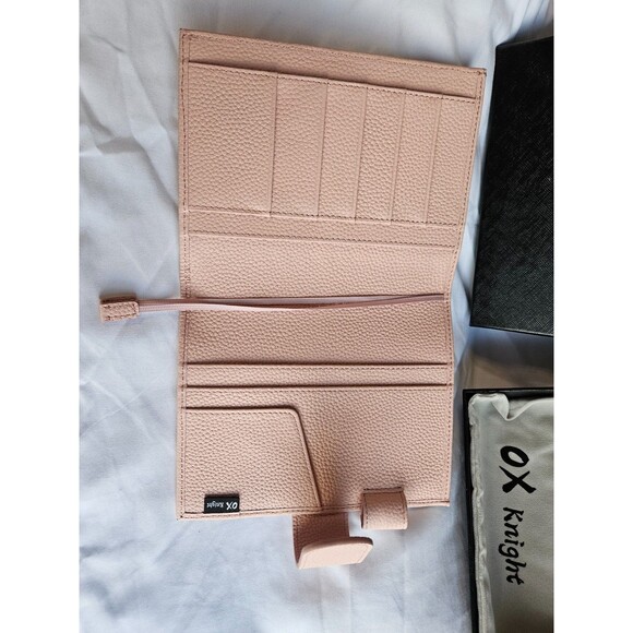 OX Kight A6 Leather Cover with 2 snaps to expand and back pocket (Pink) - Picture 2 of 4
